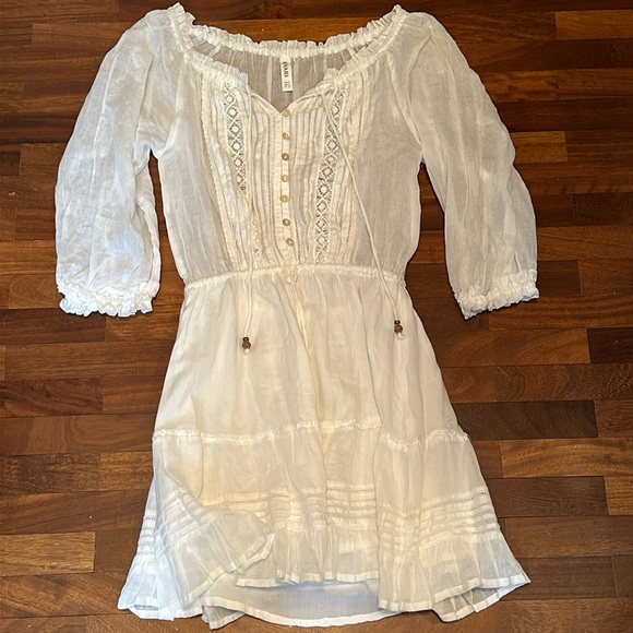 KIVARI Dress - Picture 2 of 4